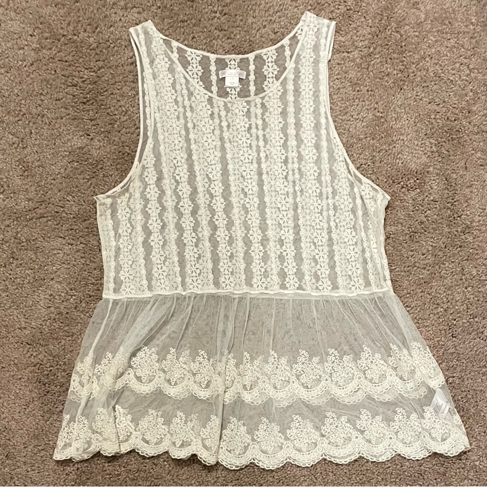 Elegant Lace Sleeveless Top - Cream (L)